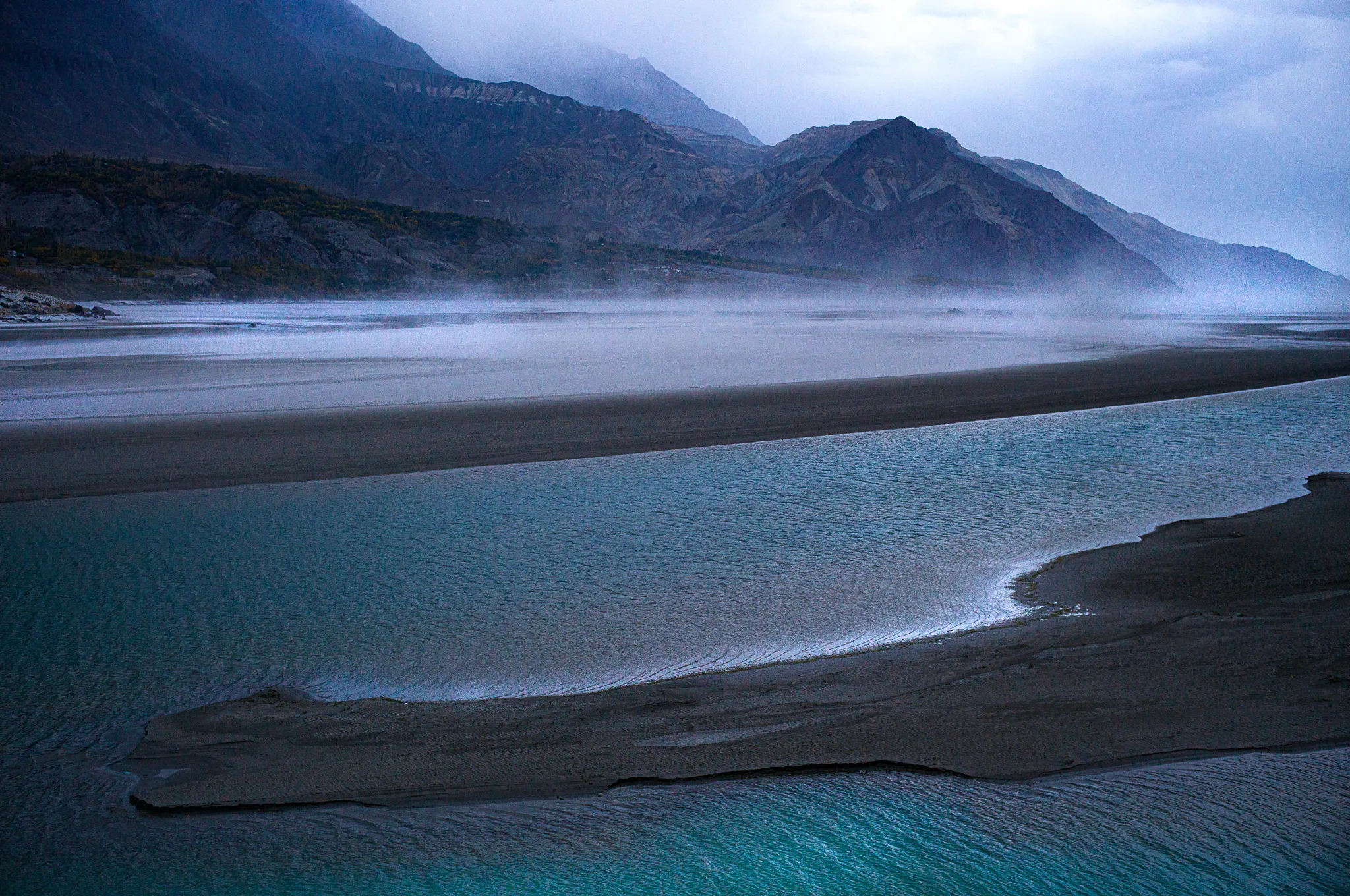 Dãy Núi Skardu Chiều Muộn, 2023